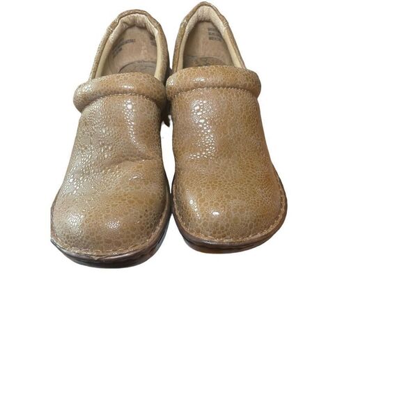 BOC Born Concept Womens Tan Pebbled Leather Round Toe Slip On Clogs Size 8M - Picture 3 of 14